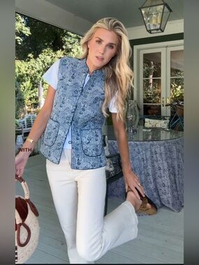 NWT Julia Amory Wellington vest twilight Marbella floral paisley abstract small